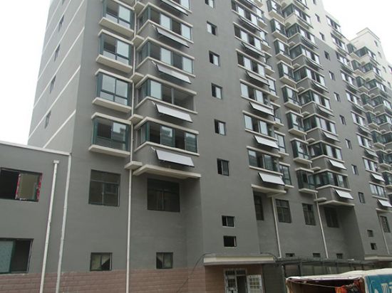 点击查看详细信息<br>标题：文鼎苑阳台壁挂 阅读次数：2729